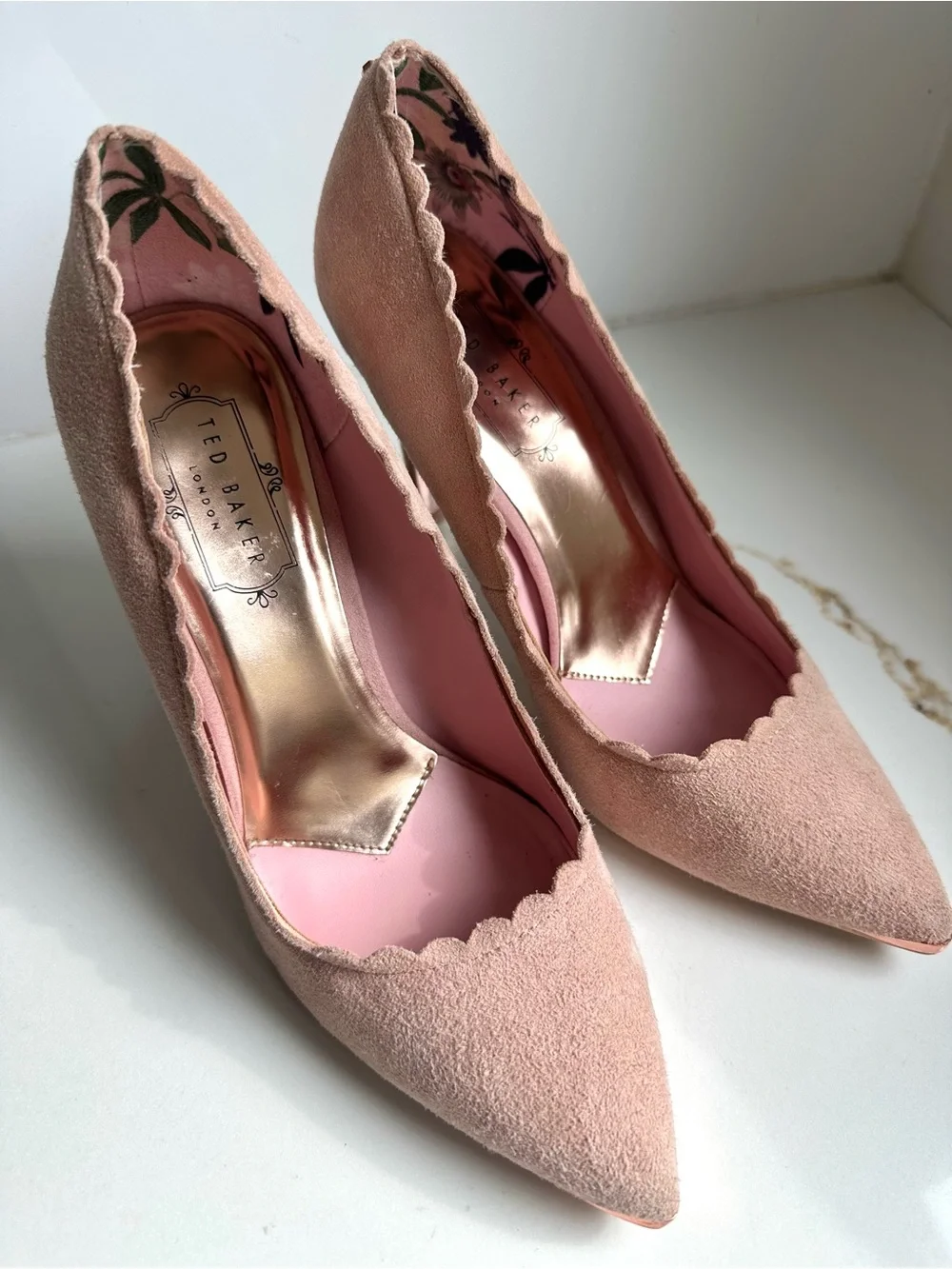 Ted Baker London pink suede Sloana scalloped pumps 8 - Picture 3 of 8